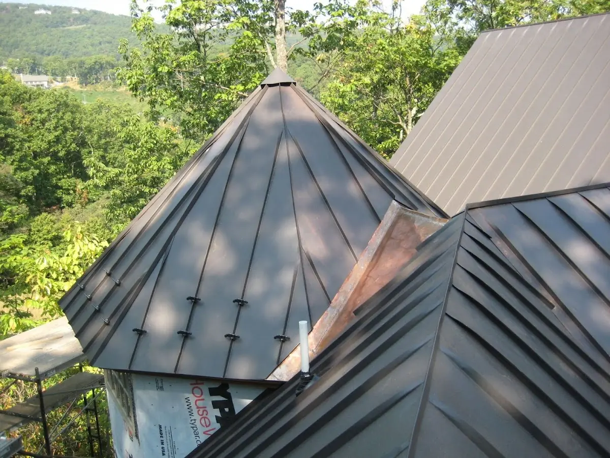 Professional Roof Tarp Installation by Craftsman Roofing in Old Covered Bridge Estates